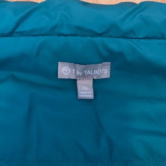 T By Talbots Teal and Navy Blue Reversible Sherpa Puffer Vest Size XL - Picture 9 of 12